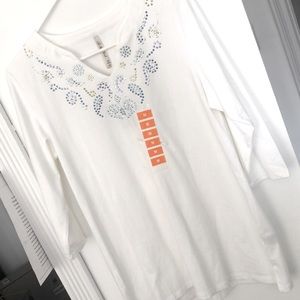 NWT long sleeved white T-shirt with V-neck